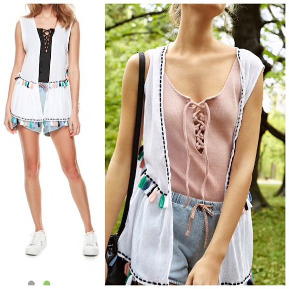 Madden NYC Boho Festival Tassel Tiered Vest White - Picture 9 of 9